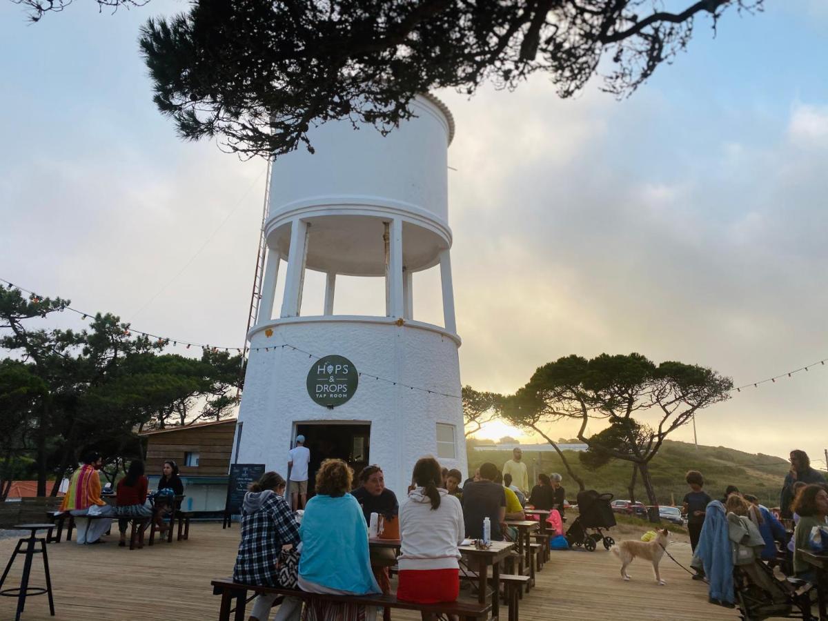 Oasis Backpackers Hostel Sintra Surf Colares Bagian luar foto