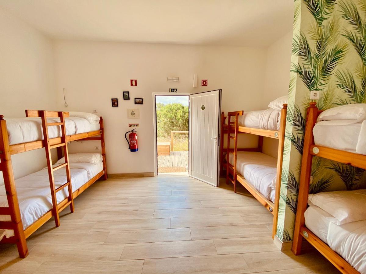 Oasis Backpackers Hostel Sintra Surf Colares Bagian luar foto