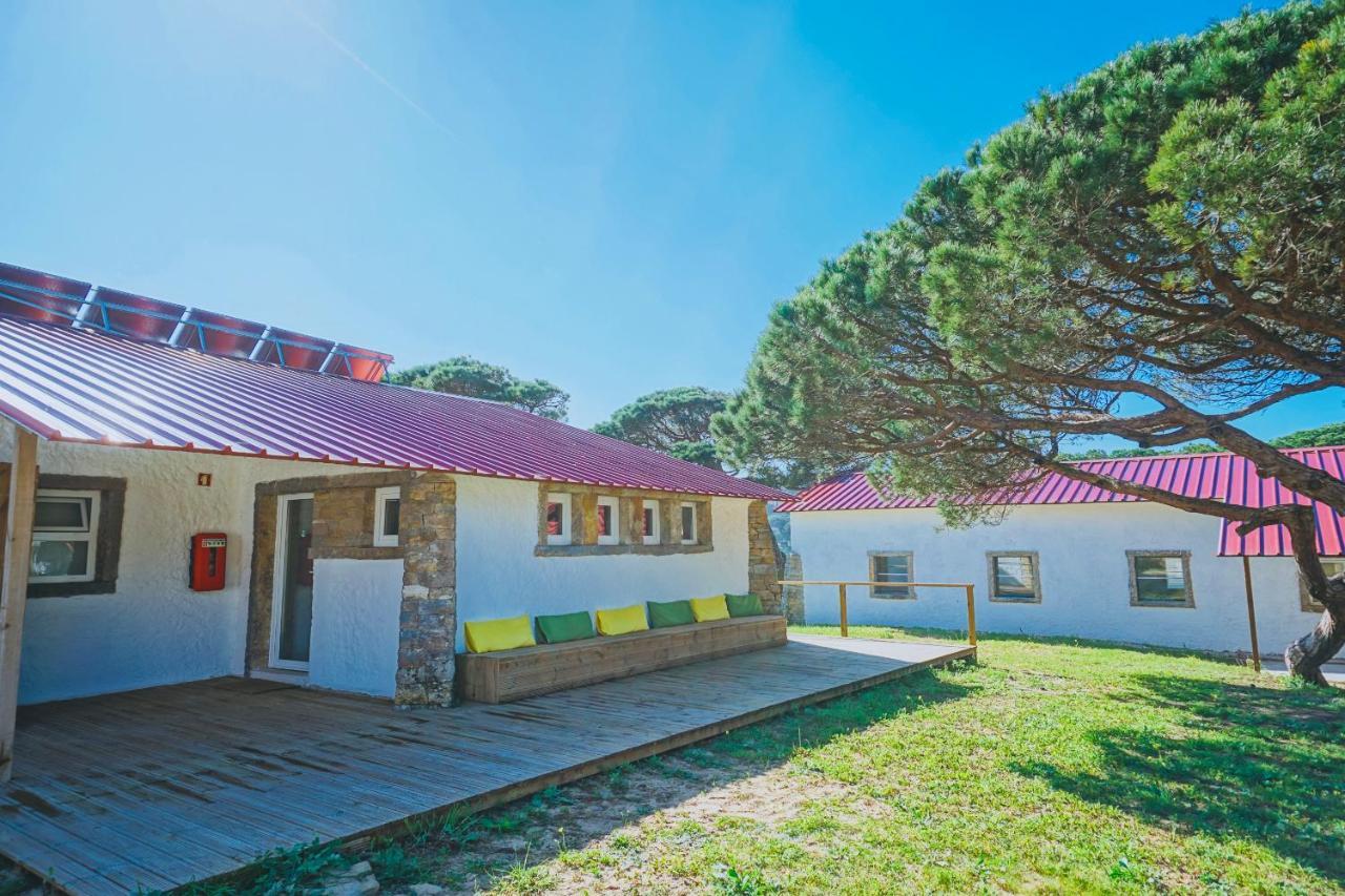 Oasis Backpackers Hostel Sintra Surf Colares Bagian luar foto