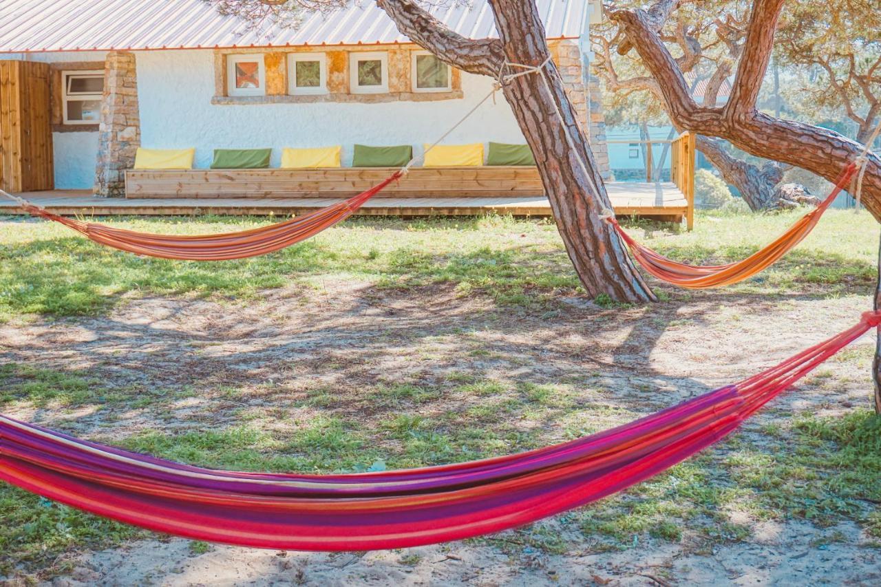 Oasis Backpackers Hostel Sintra Surf Colares Bagian luar foto