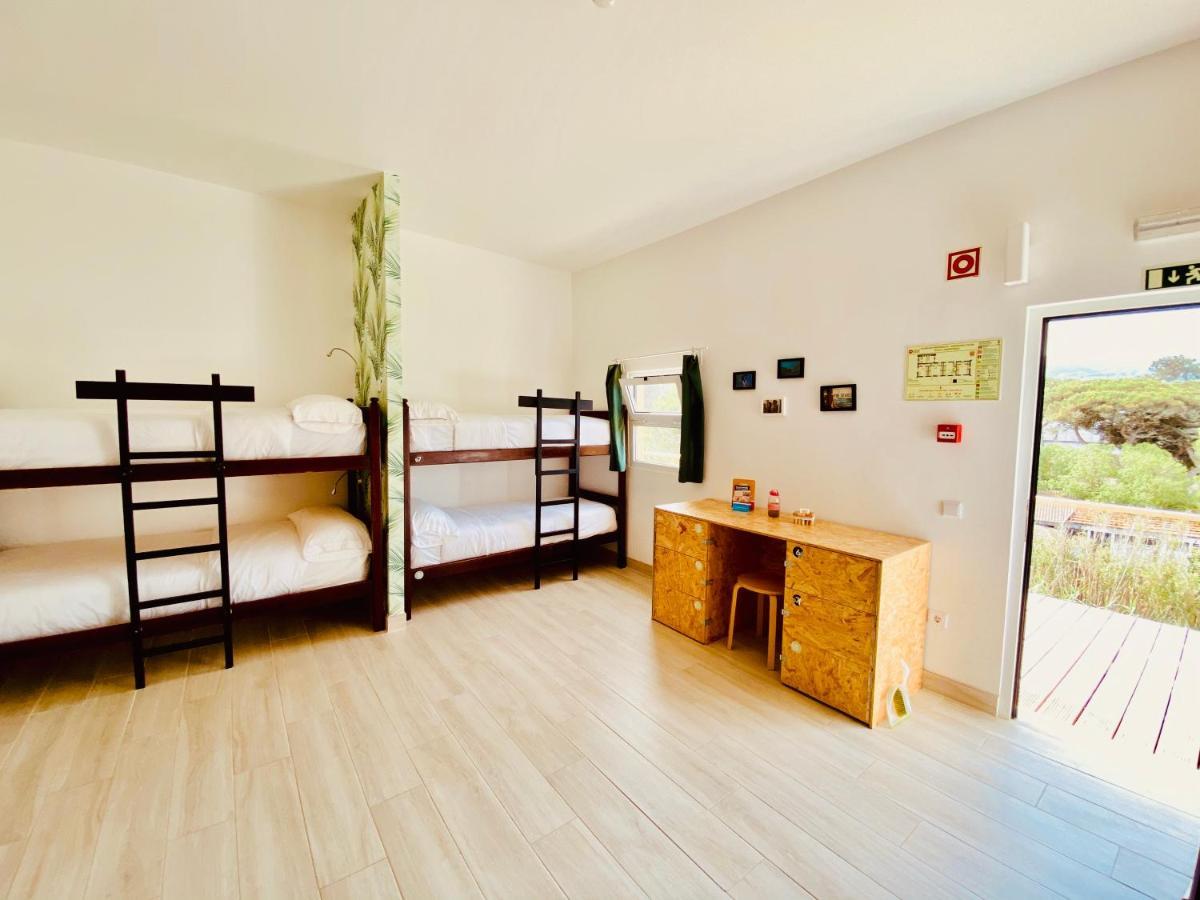 Oasis Backpackers Hostel Sintra Surf Colares Bagian luar foto
