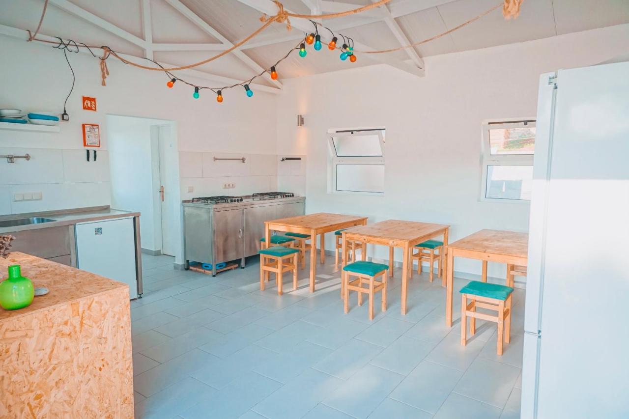 Oasis Backpackers Hostel Sintra Surf Colares Bagian luar foto