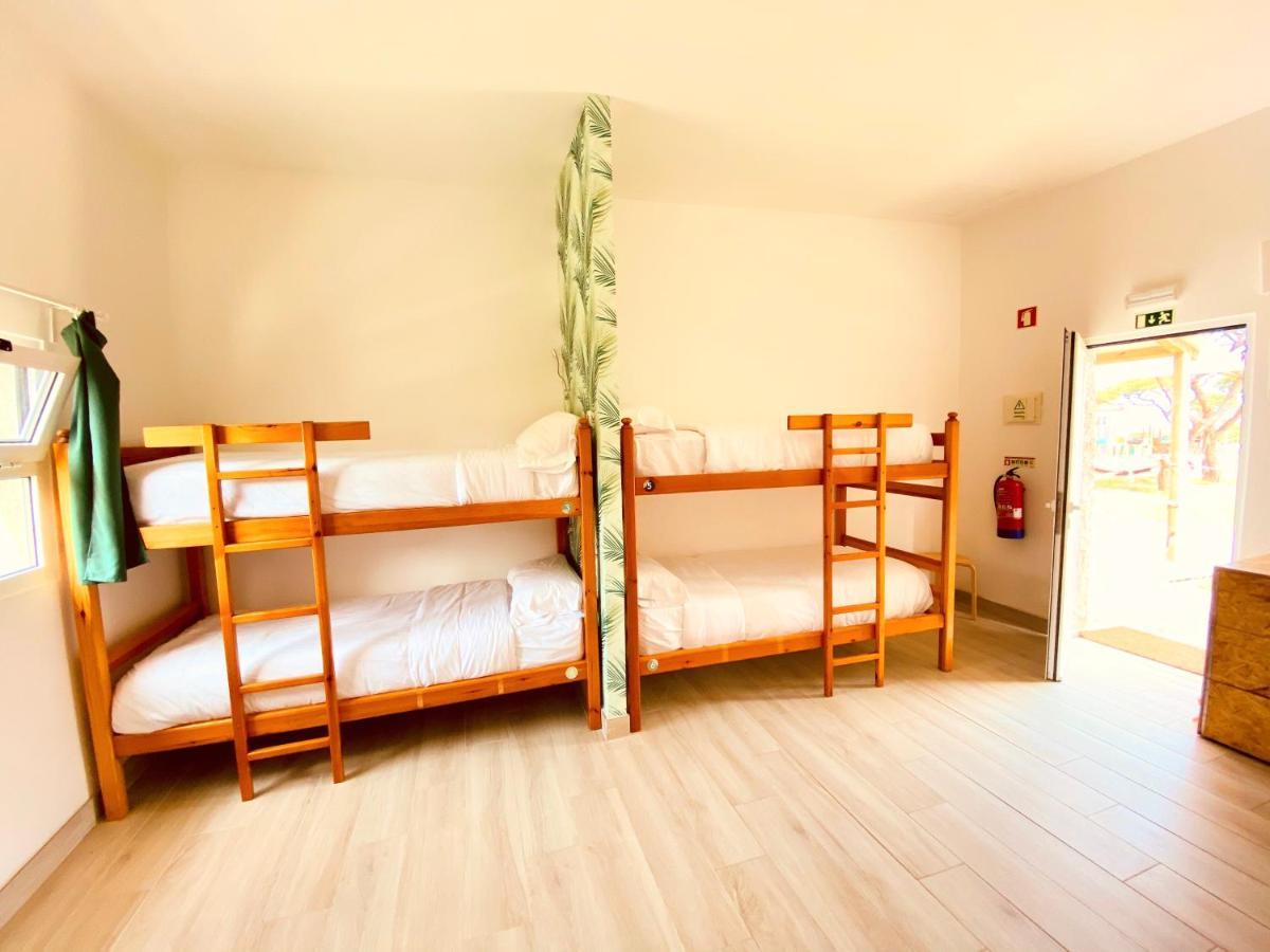 Oasis Backpackers Hostel Sintra Surf Colares Bagian luar foto